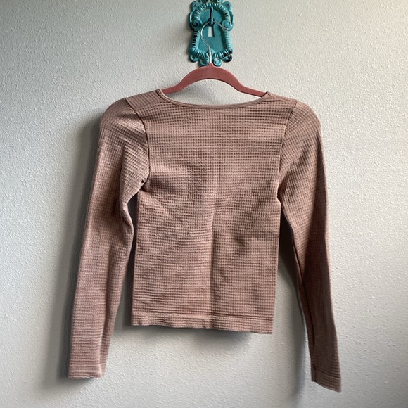 Aura thermal work out top🩷 - Picture 3 of 3